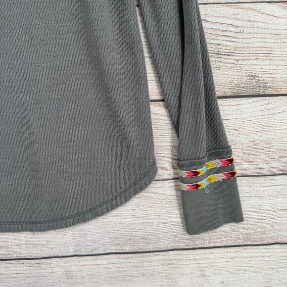 FP One Free People Embroidered Henley Thermal Shirt Womens Medium Gray - Picture 13 of 13